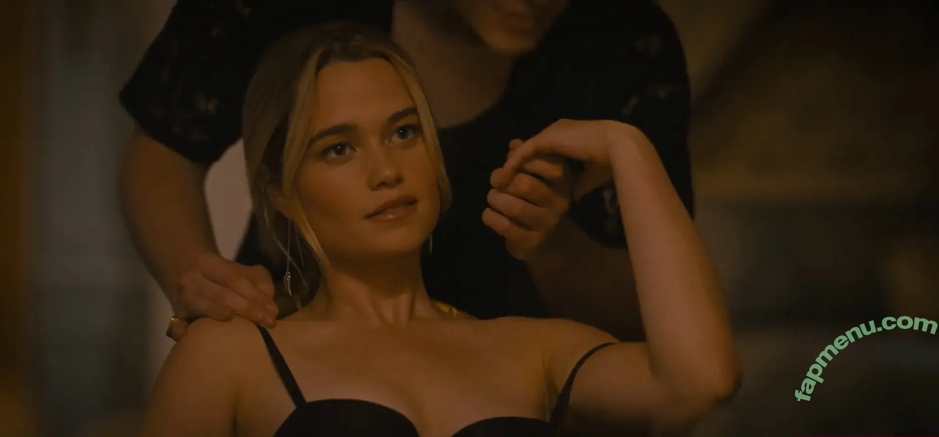 Sarah Catherine Hook nude photo #0114 (sarahcatherine.hook)