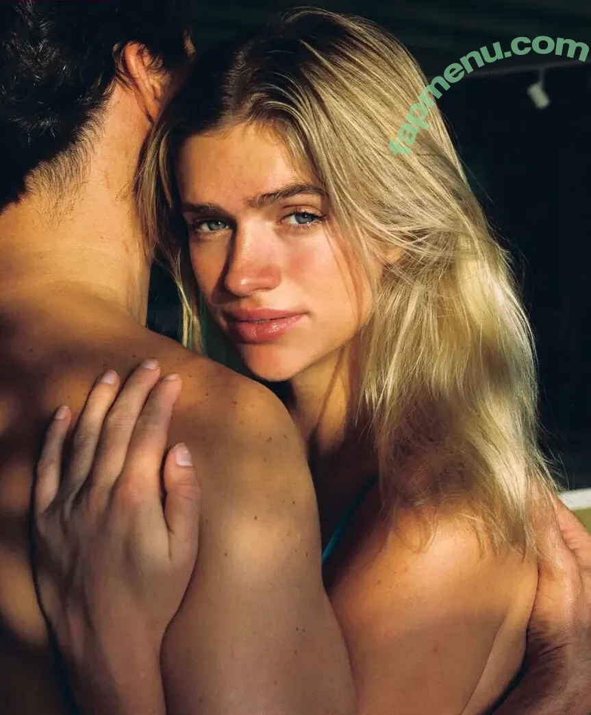 Sarah Hands nude photo #0117 (sarahhandss)