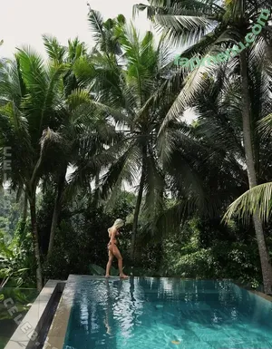 Sarah Harrison / harrison.sarah / sarah.harrison.official nude photo #0304