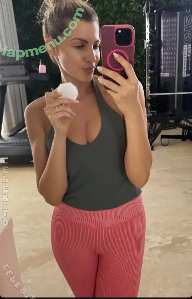 Sarah Harrison nude photo #0293 (harrison.sarah / sarah.harrison.official)