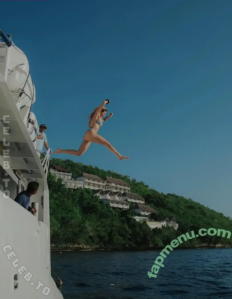 Sarah Harrison nude photo #0305 (harrison.sarah / sarah.harrison.official)