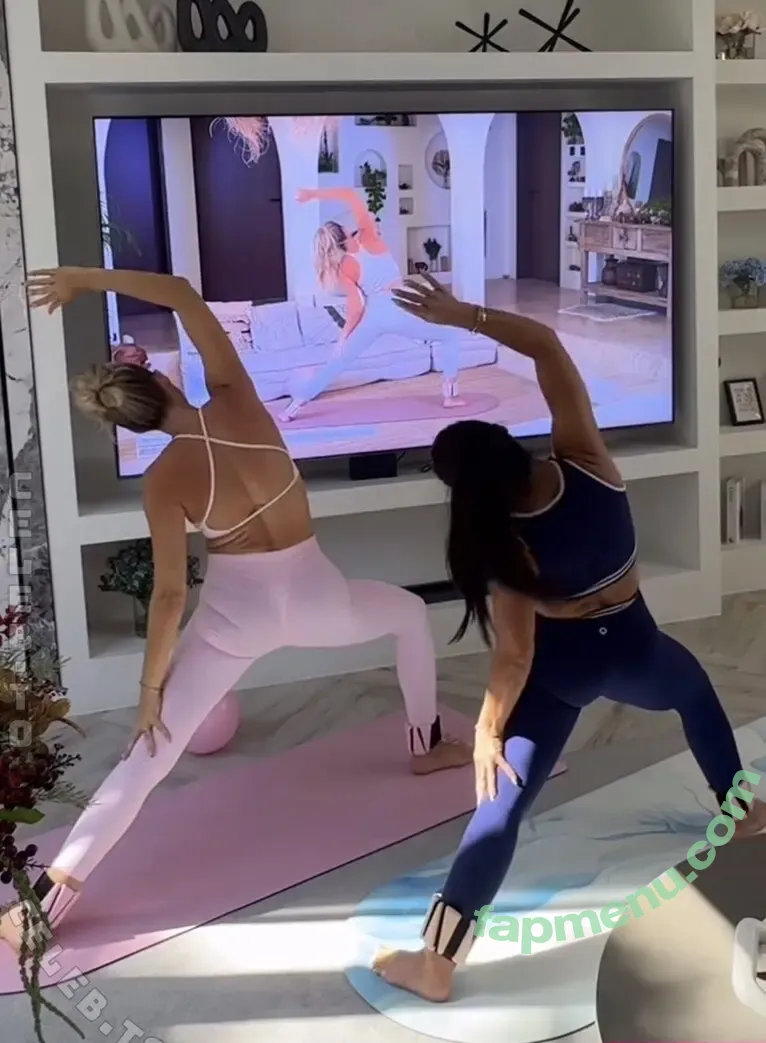 Sarah Harrison nude photo #0321 (harrison.sarah / sarah.harrison.official)