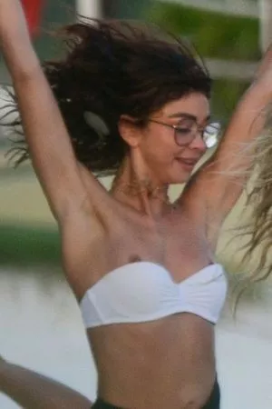 Sarah Hyland / Sarah_Hyland / sarahhyland nude photo #0038