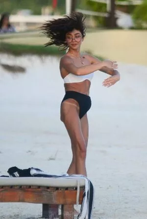 Sarah Hyland / Sarah_Hyland / sarahhyland nude photo #0294