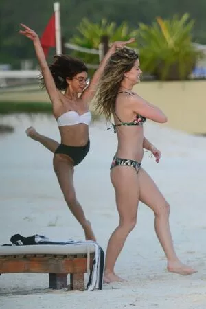 Sarah Hyland / Sarah_Hyland / sarahhyland nude photo #0298