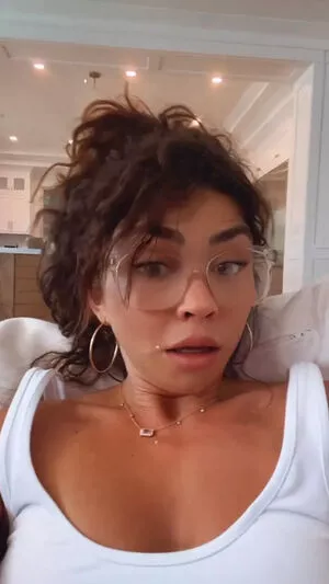 Sarah Hyland / Sarah_Hyland / sarahhyland nude photo #0320