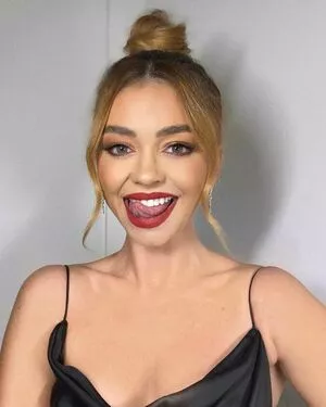 Sarah Hyland / Sarah_Hyland / sarahhyland nude photo #0336
