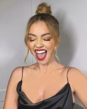 Sarah Hyland / Sarah_Hyland / sarahhyland nude photo #0340