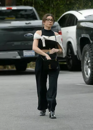 Sarah Hyland / Sarah_Hyland / sarahhyland nude photo #0380