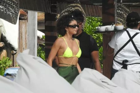 Sarah Hyland / Sarah_Hyland / sarahhyland nude photo #0451