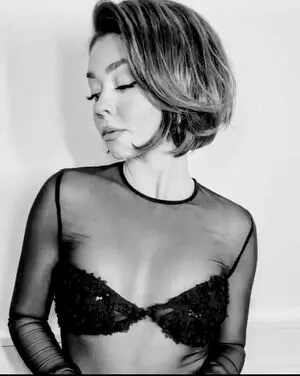 Sarah Hyland / Sarah_Hyland / sarahhyland nude photo #0501