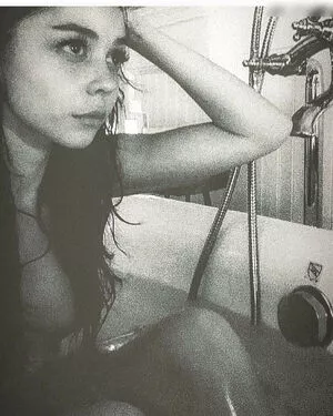 Sarah Hyland / Sarah_Hyland / sarahhyland nude photo #0642