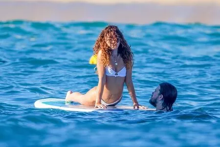 Sarah Hyland / Sarah_Hyland / sarahhyland nude photo #0662