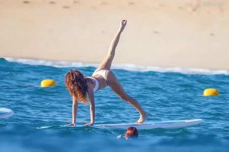 Sarah Hyland / Sarah_Hyland / sarahhyland nude photo #0663