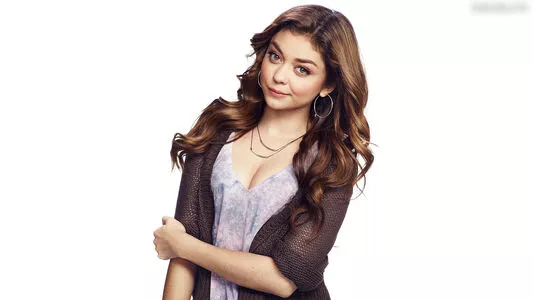 Sarah Hyland / Sarah_Hyland / sarahhyland nude photo #0680