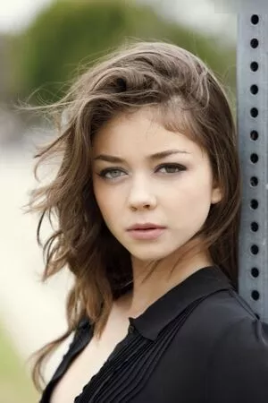 Sarah Hyland / Sarah_Hyland / sarahhyland nude photo #0686