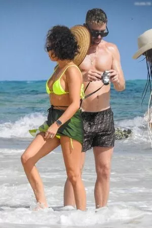Sarah Hyland / Sarah_Hyland / sarahhyland nude photo #0717