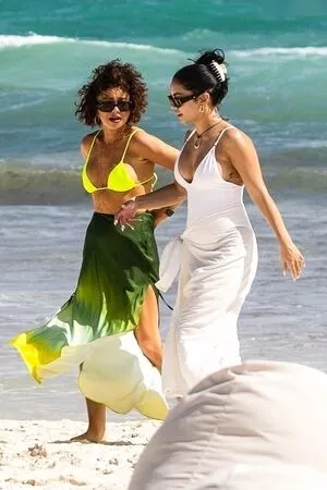 Sarah Hyland / Sarah_Hyland / sarahhyland nude photo #0732