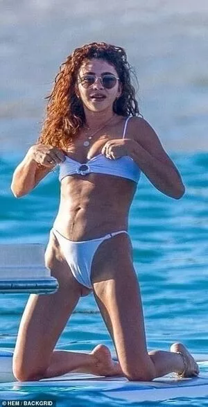 Sarah Hyland / Sarah_Hyland / sarahhyland nude photo #0754