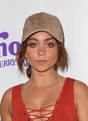 Sarah Hyland / Sarah_Hyland / sarahhyland nude photo #0811