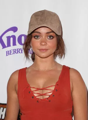 Sarah Hyland / Sarah_Hyland / sarahhyland nude photo #0813