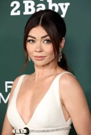 Sarah Hyland / Sarah_Hyland / sarahhyland nude photo #0933