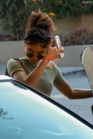 Sarah Hyland / Sarah_Hyland / sarahhyland nude photo #0991