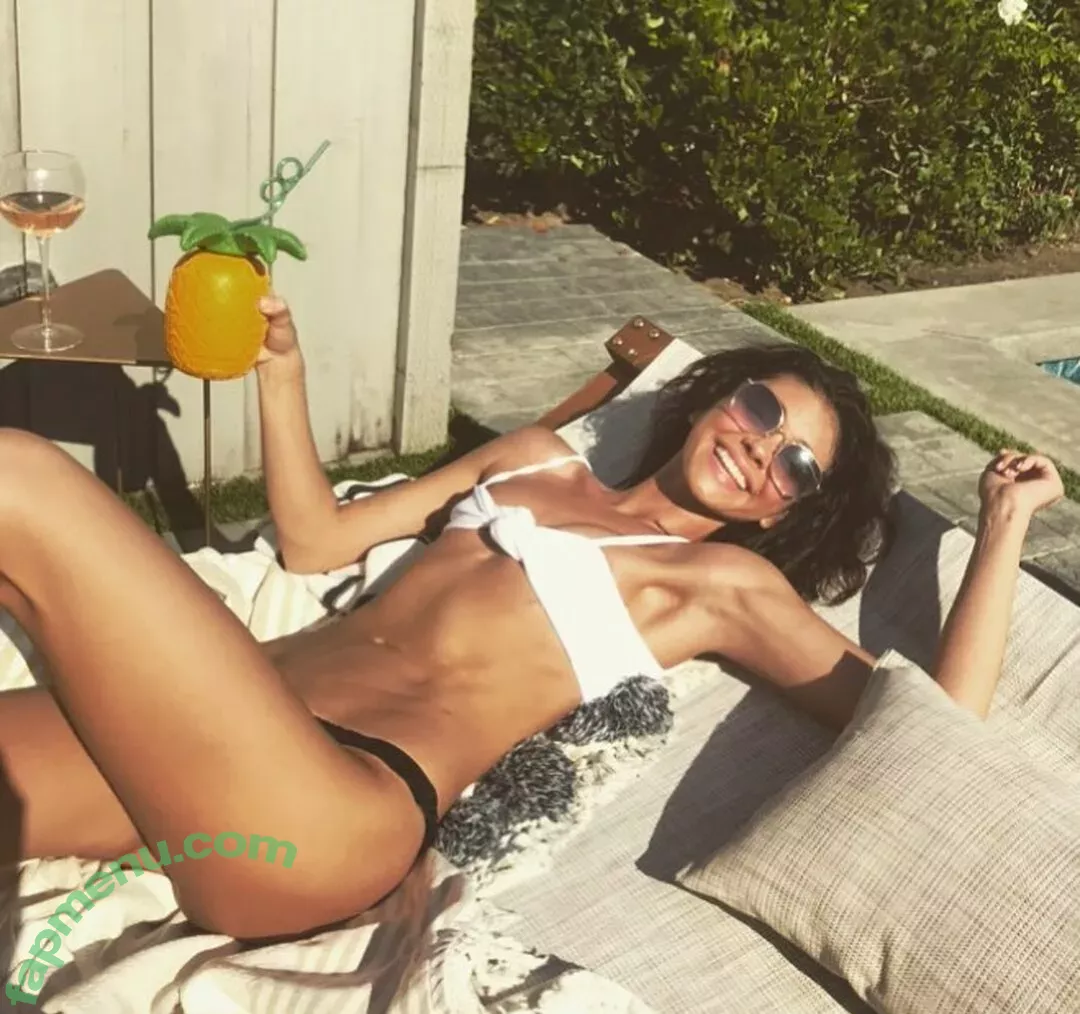 Sarah Hyland nude photo #0083 (Sarah_Hyland / sarahhyland)