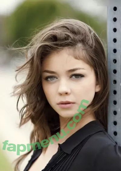 Sarah Hyland nude photo #0686 (Sarah_Hyland / sarahhyland)