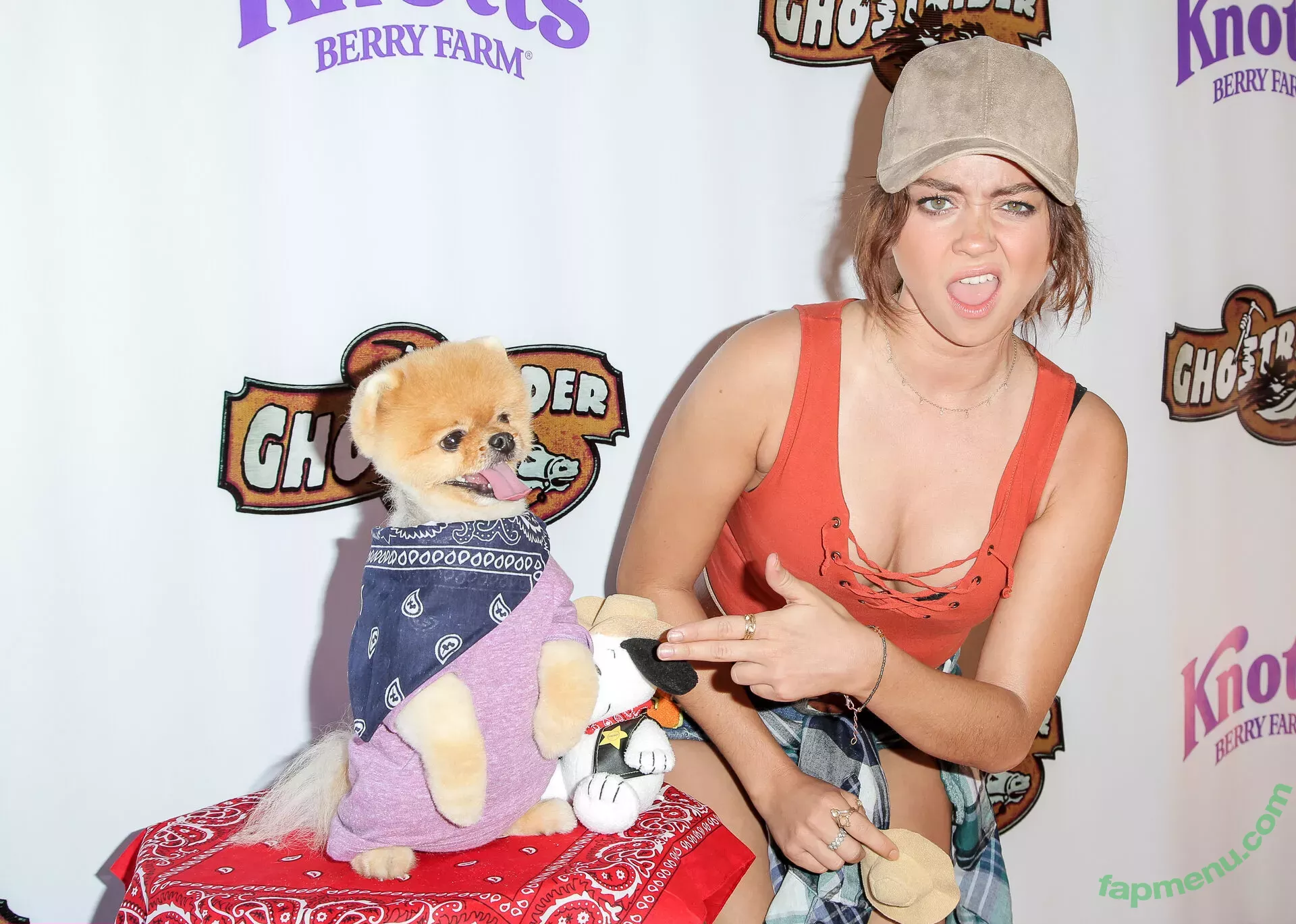 Sarah Hyland nude photo #0836 (Sarah_Hyland / sarahhyland)