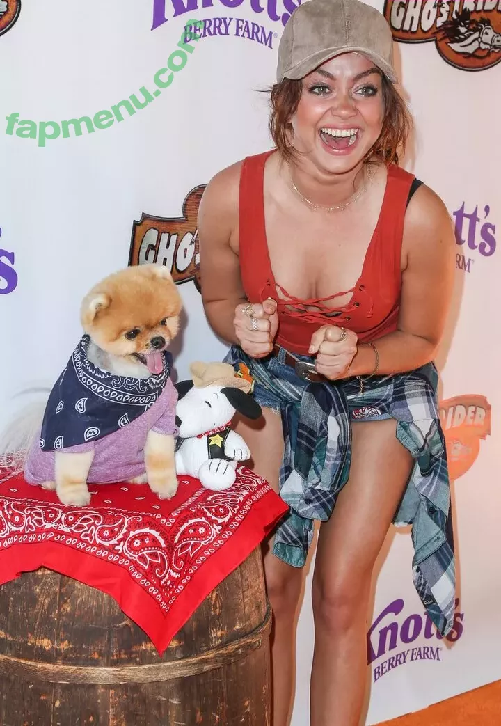 Sarah Hyland nude photo #0850 (Sarah_Hyland / sarahhyland)