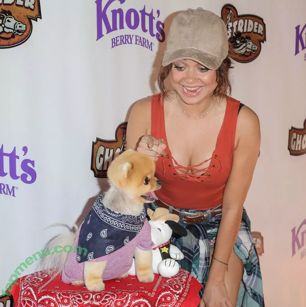 Sarah Hyland nude photo #0869 (Sarah_Hyland / sarahhyland)