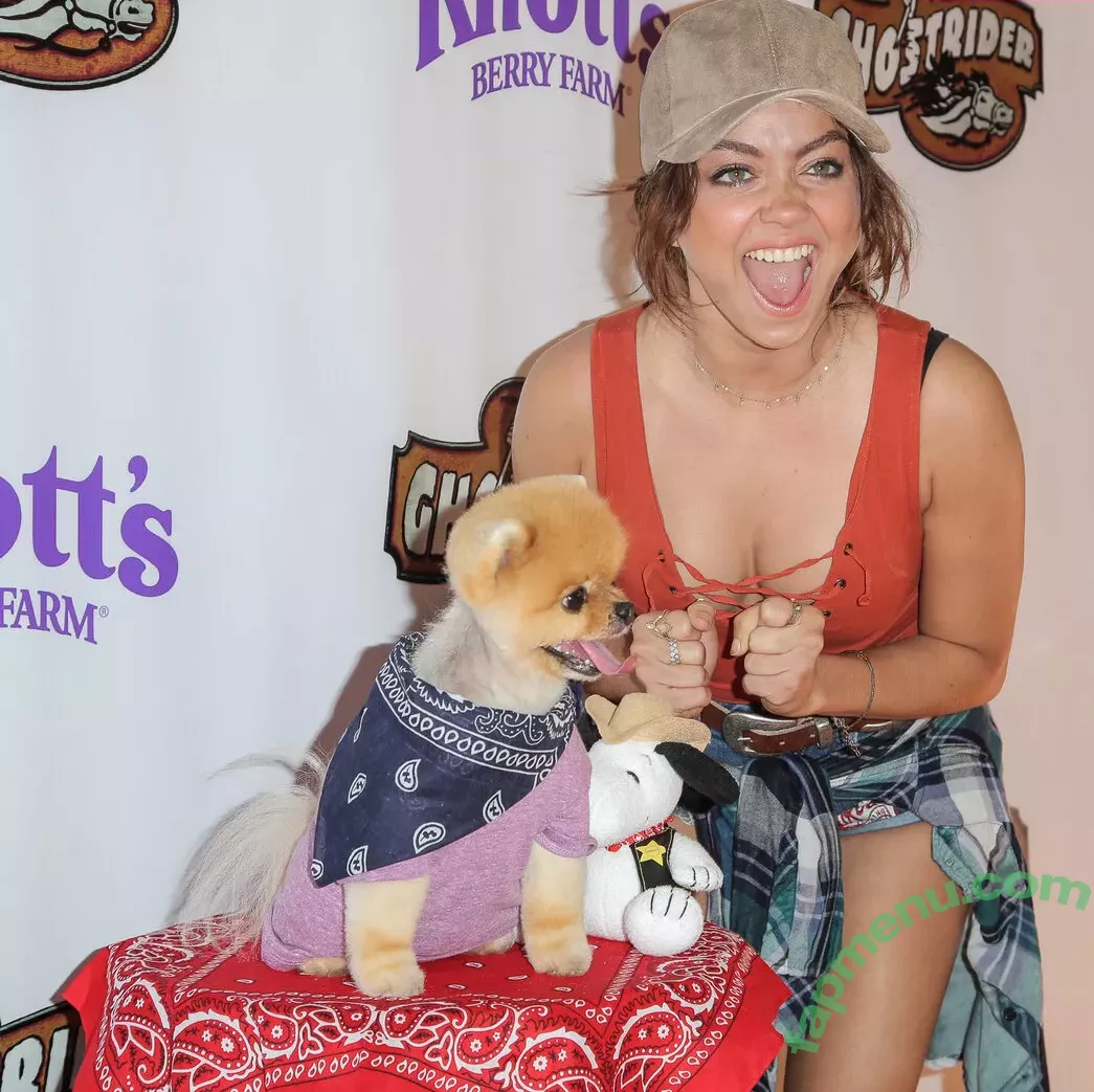 Sarah Hyland nude photo #0870 (Sarah_Hyland / sarahhyland)