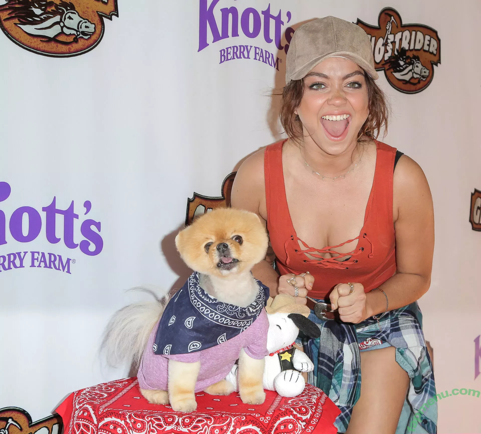 Sarah Hyland nude photo #0872 (Sarah_Hyland / sarahhyland)