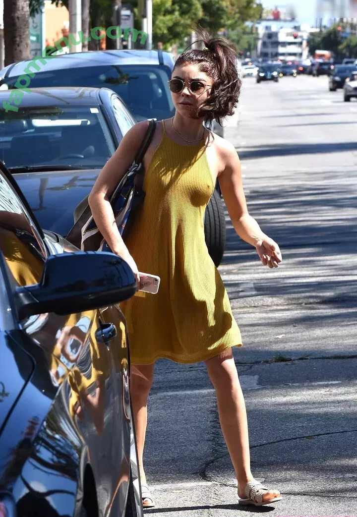 Sarah Hyland nude photo #0974 (Sarah_Hyland / sarahhyland)