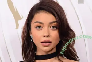 Sarah Hyland / Sarah_Hyland / sarahhyland nude photo #1109