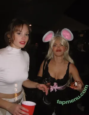 Sarah Hyland / Sarah_Hyland / sarahhyland nude photo #1289