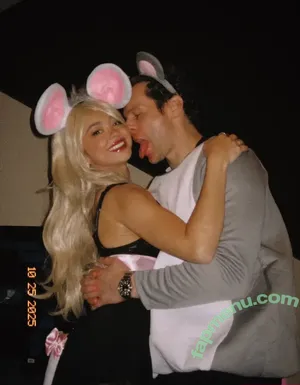 Sarah Hyland / Sarah_Hyland / sarahhyland nude photo #1290