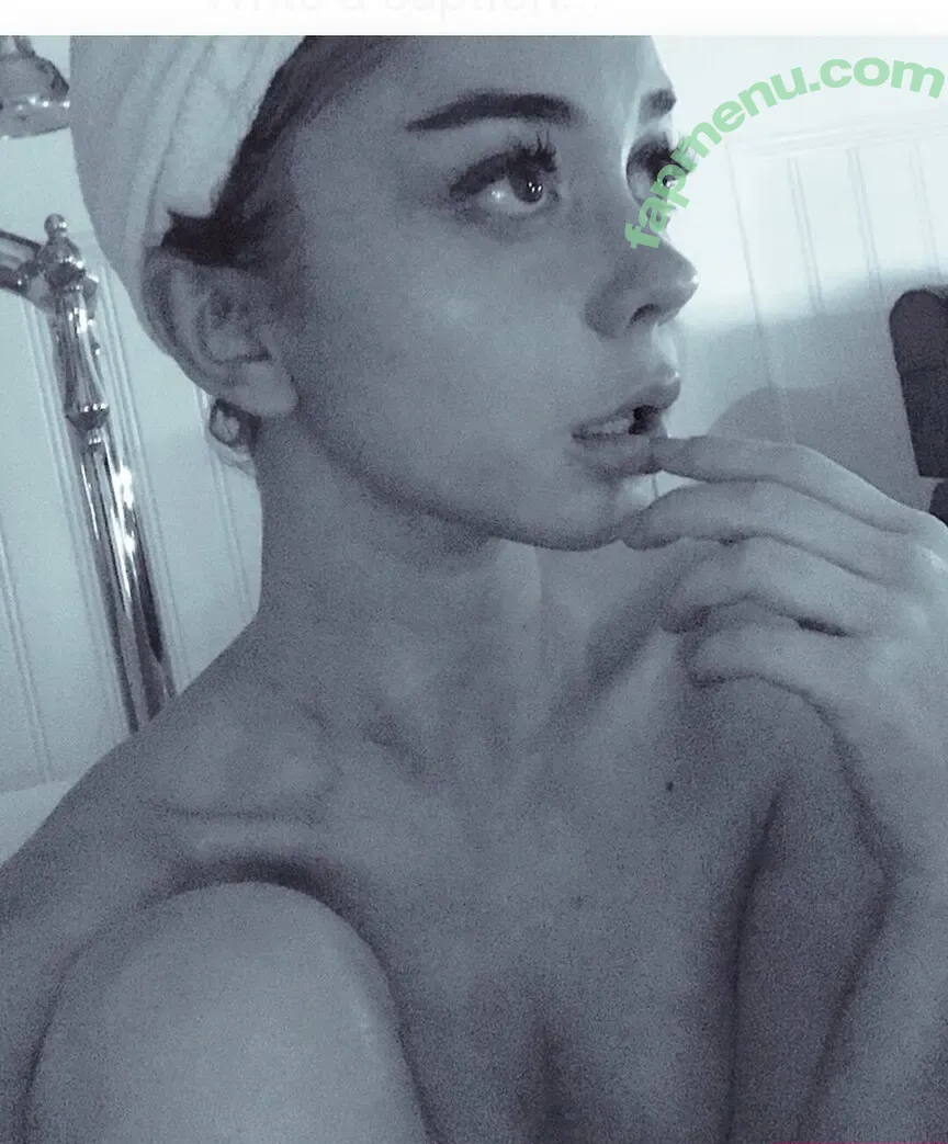 Sarah Hyland nude photo #1136 (Sarah_Hyland / sarahhyland)