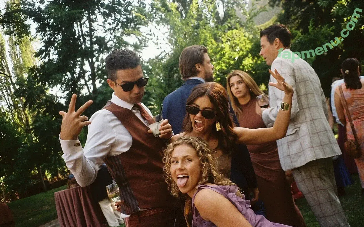 Sarah Hyland nude photo #1259 (Sarah_Hyland / sarahhyland)