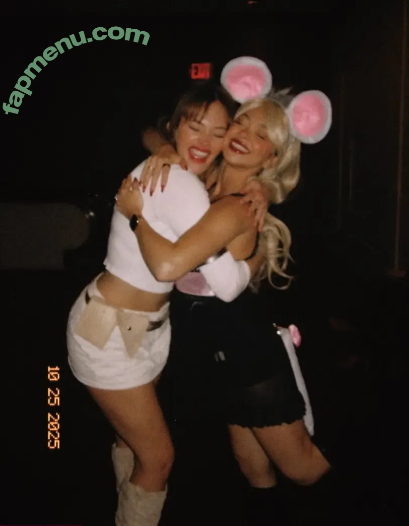 Sarah Hyland nude photo #1287 (Sarah_Hyland / sarahhyland)