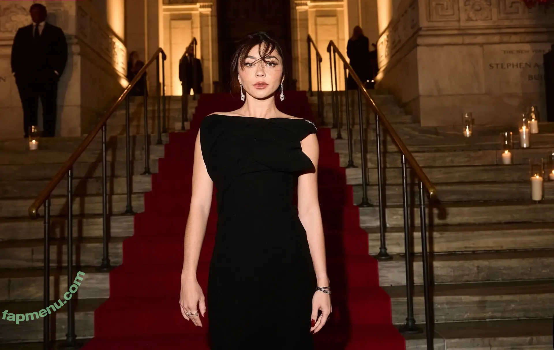 Sarah Hyland nude photo #1297 (Sarah_Hyland / sarahhyland)