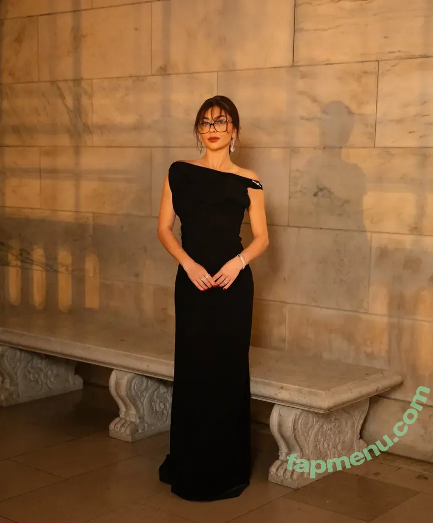 Sarah Hyland nude photo #1301 (Sarah_Hyland / sarahhyland)