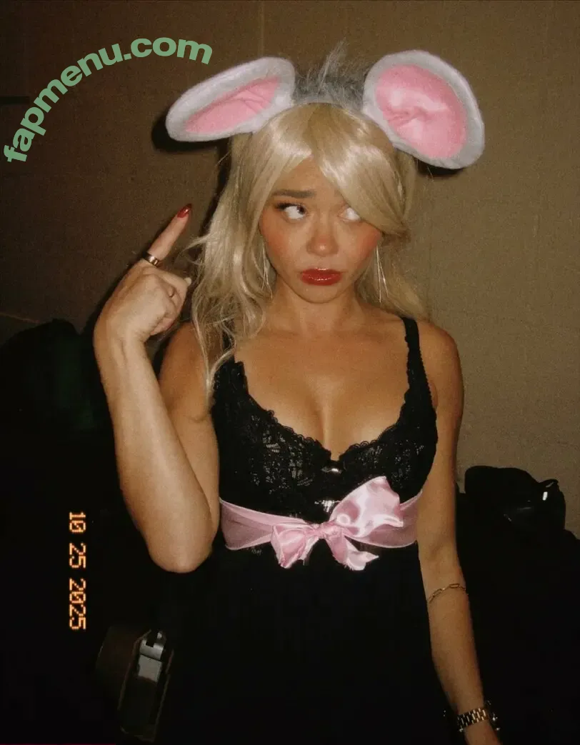 Sarah Hyland nude photo #1303 (Sarah_Hyland / sarahhyland)