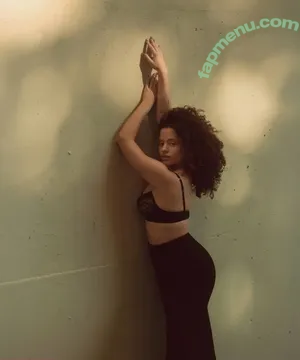 Sarah Jeffery / sarahmjeffery nude photo #0158