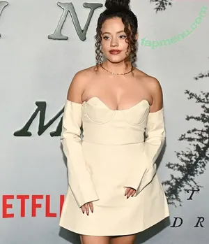 Sarah Jeffery / lazy_lewds55 / sarahmjeffery nude photo #0175