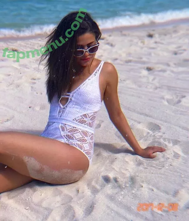 Sarah Jeffery nude photo #0045 (lazy_lewds55 / sarahmjeffery)