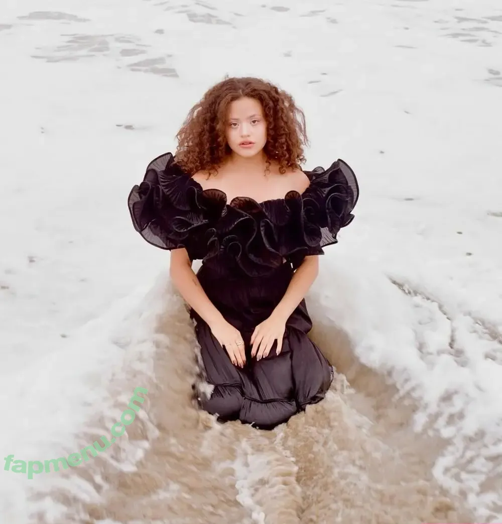 Sarah Jeffery nude photo #0127 (lazy_lewds55 / sarahmjeffery)