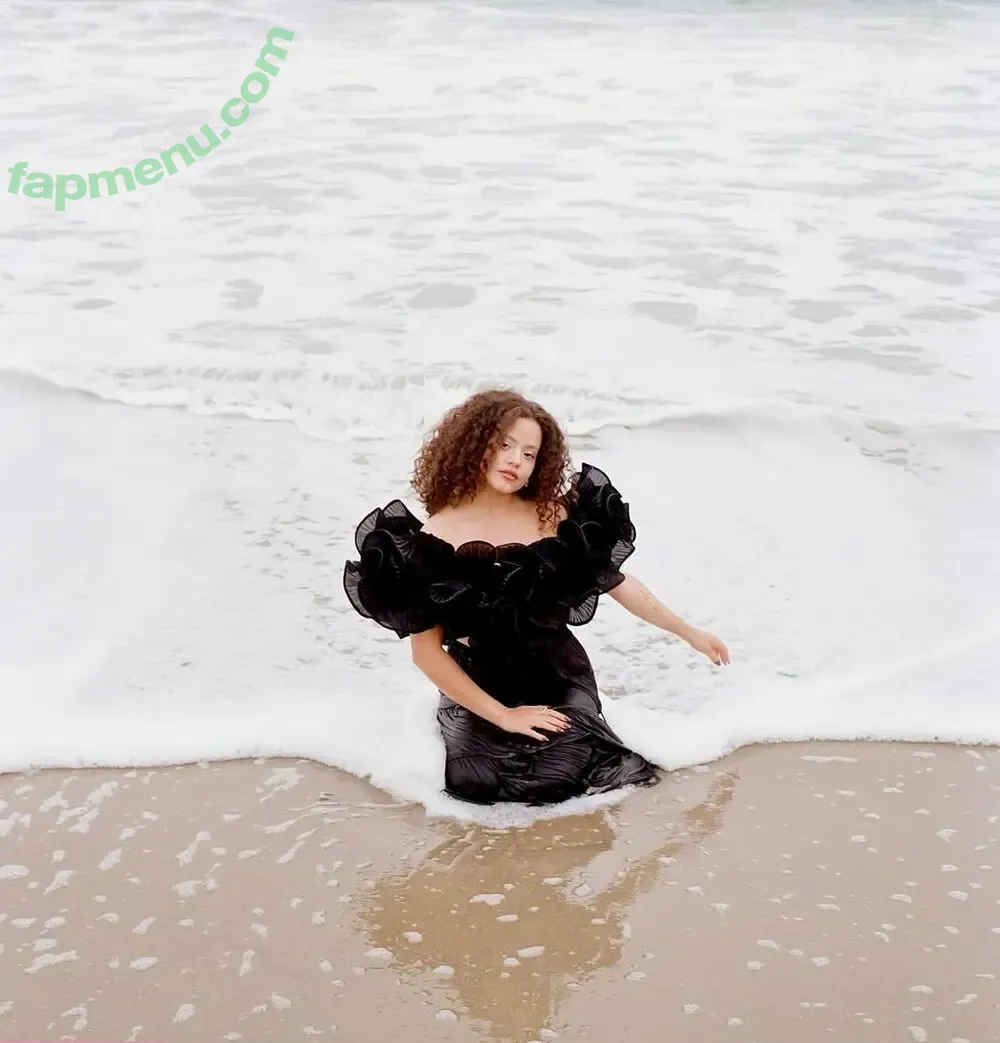 Sarah Jeffery nude photo #0129 (lazy_lewds55 / sarahmjeffery)
