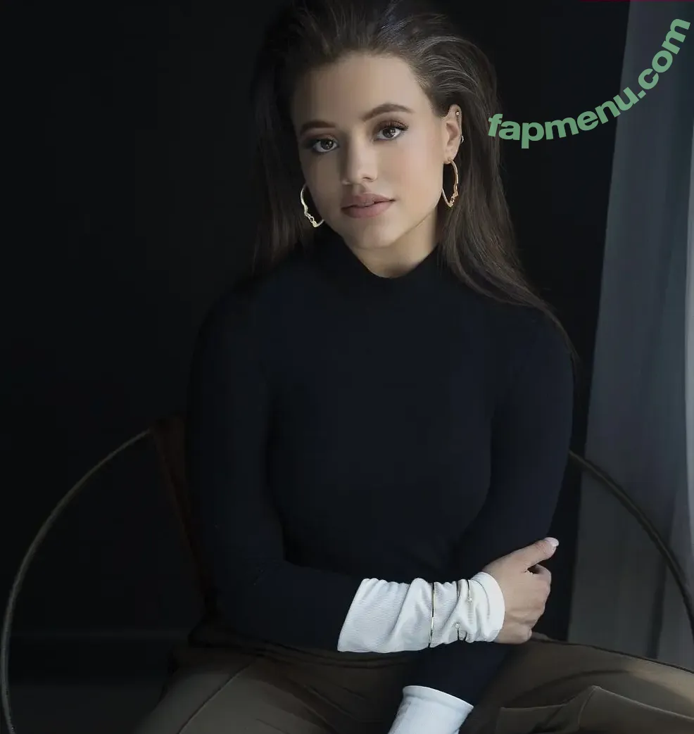 Sarah Jeffery nude photo #0142 (sarahmjeffery)
